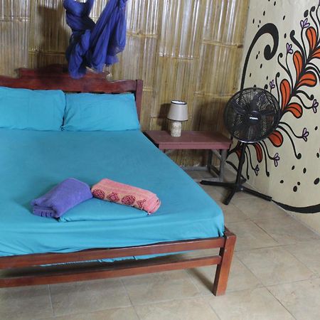 My Little House Surf&Backpacker Hostel Montañita Buitenkant foto